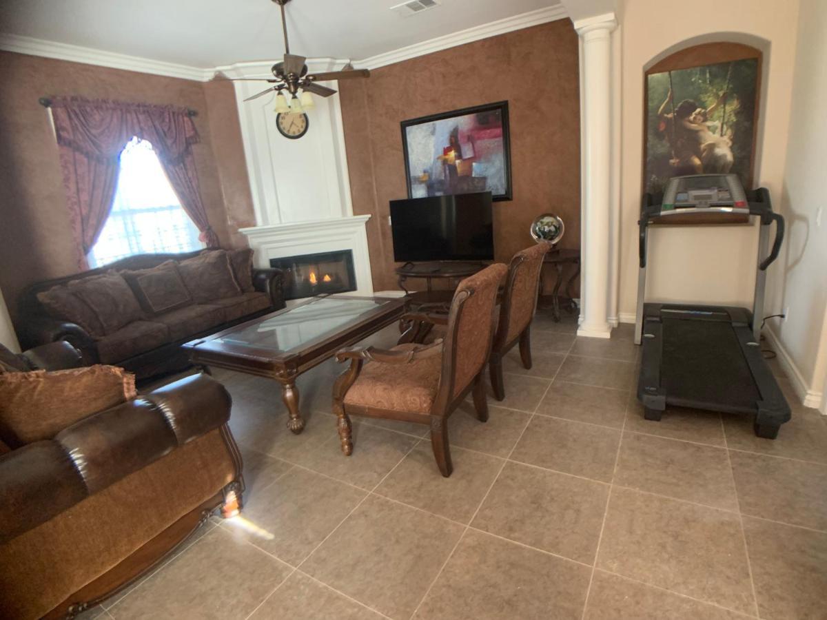 Luxhome Suites N Villa Riverside Ngoại thất bức ảnh
