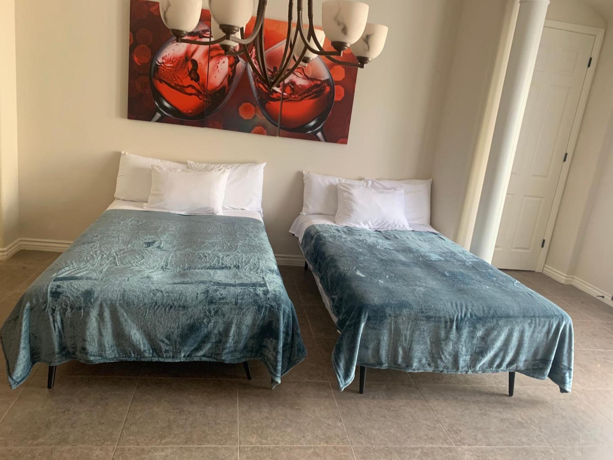 Luxhome Suites N Villa Riverside Ngoại thất bức ảnh